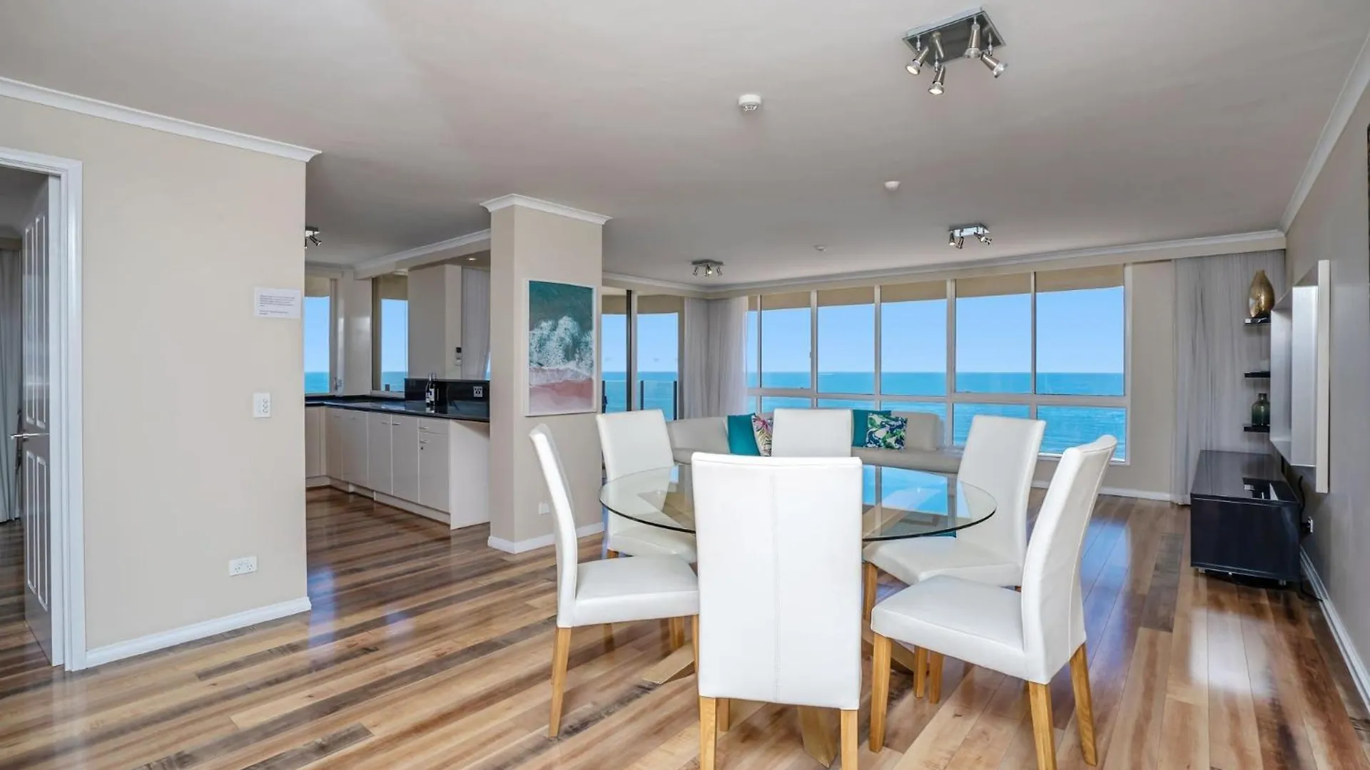 Dorchester On The Beach Gold Coast Australia