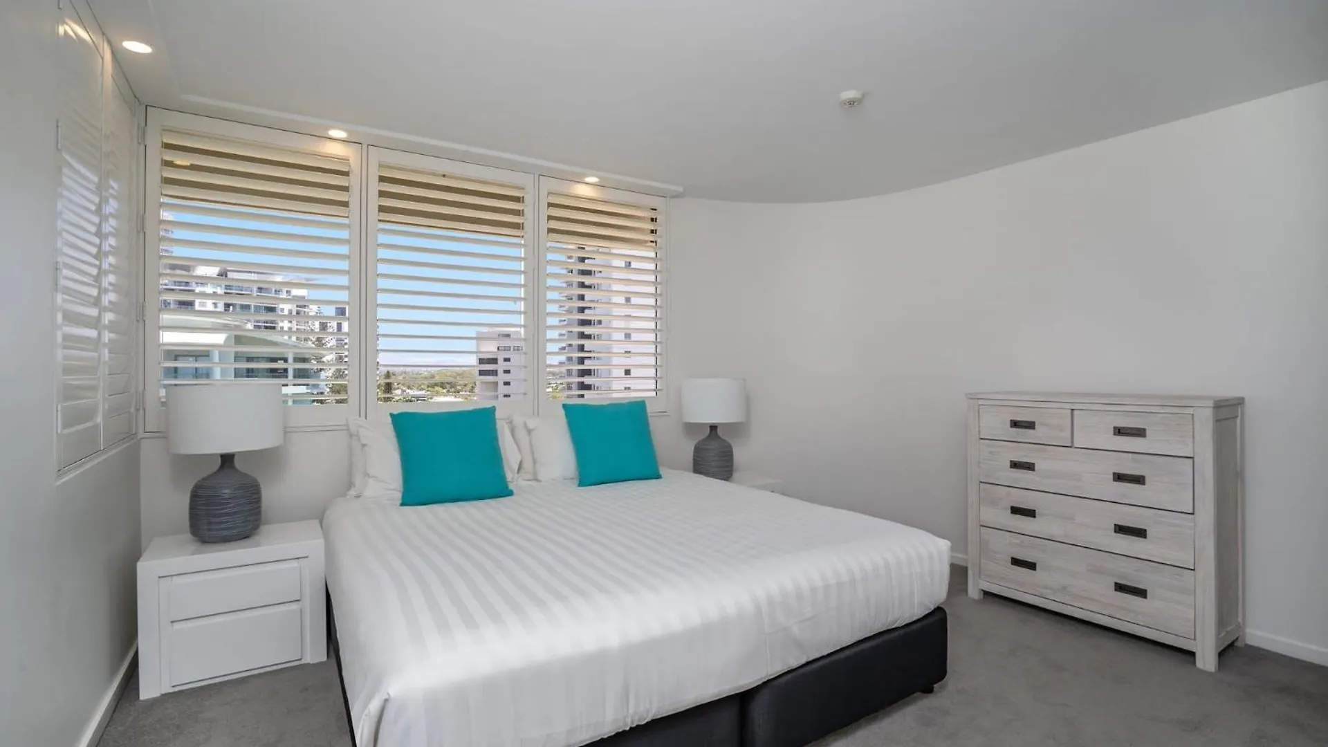 Aparthotel Dorchester On The Beach Gold Coast