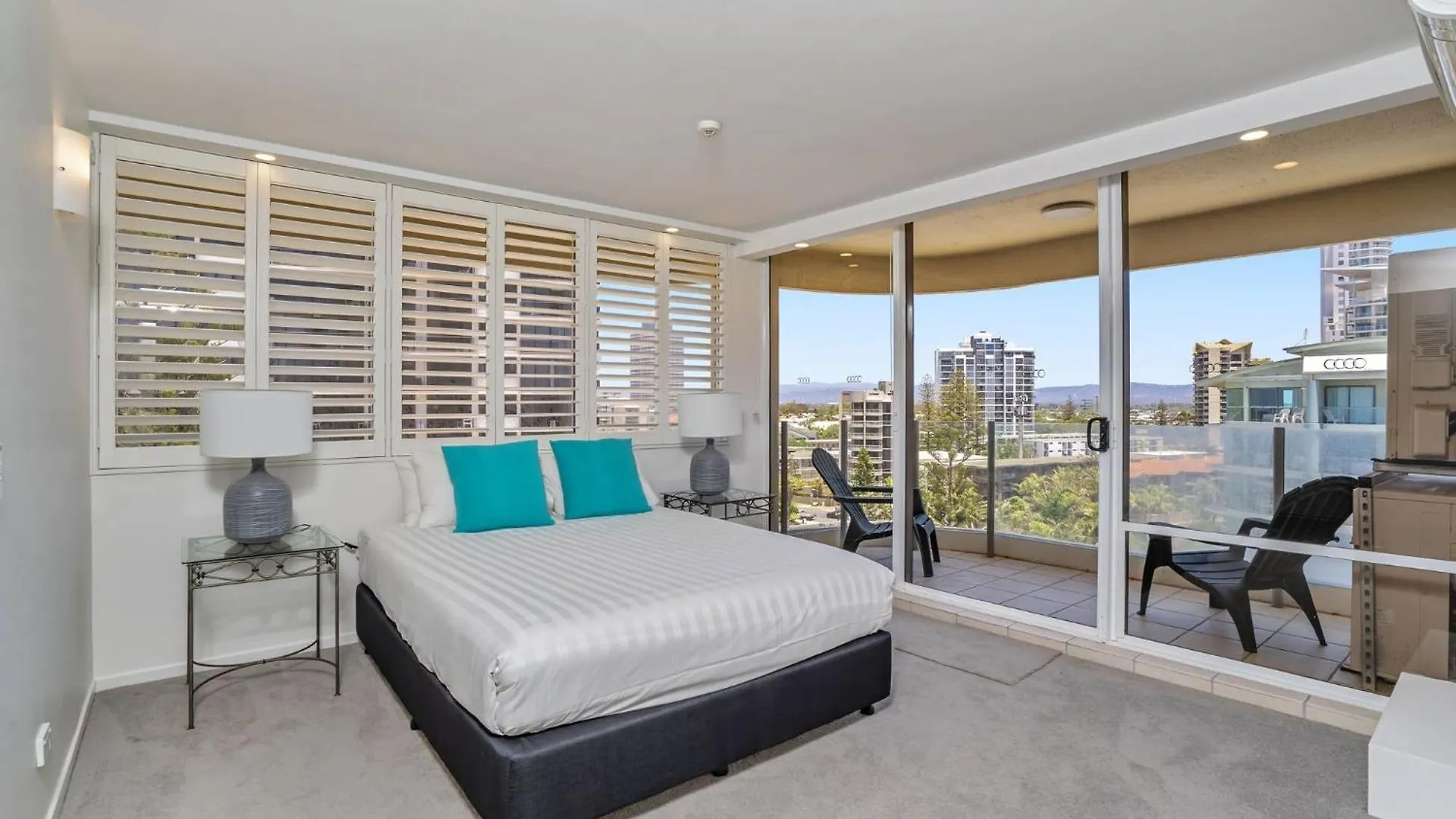Dorchester On The Beach Gold Coast Aparthotel
