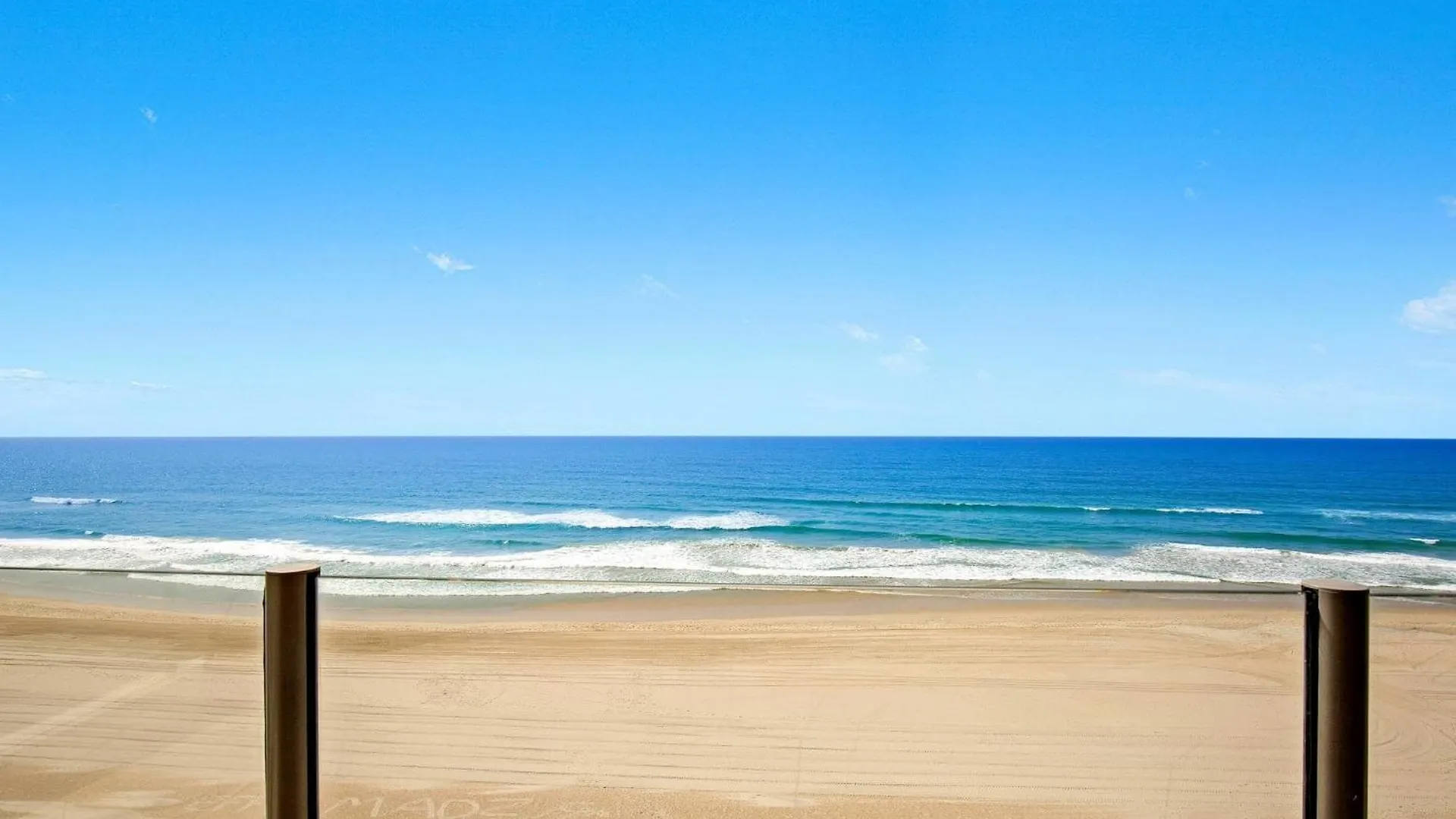 Aparthotel Dorchester On The Beach Gold Coast