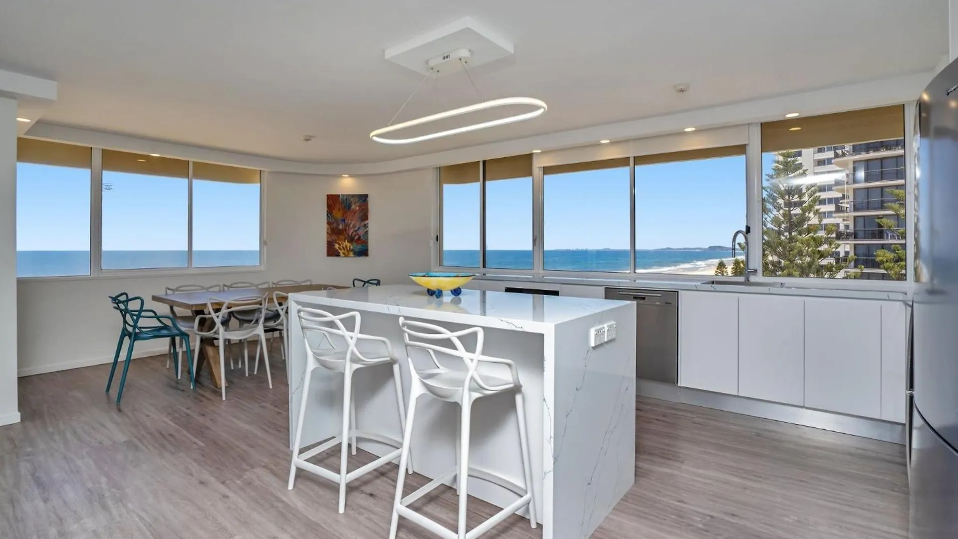 **** Aparthotel Dorchester On The Beach Gold Coast Australia
