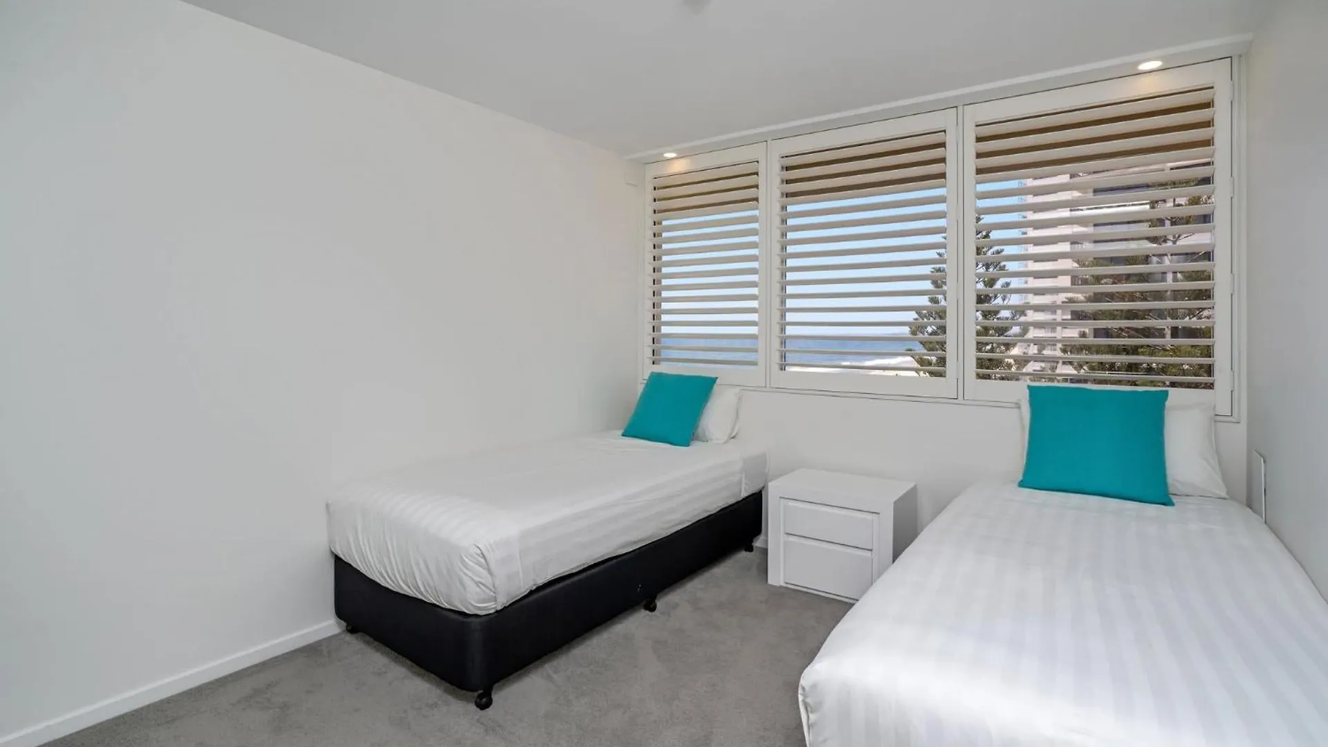 Aparthotel Dorchester On The Beach Gold Coast