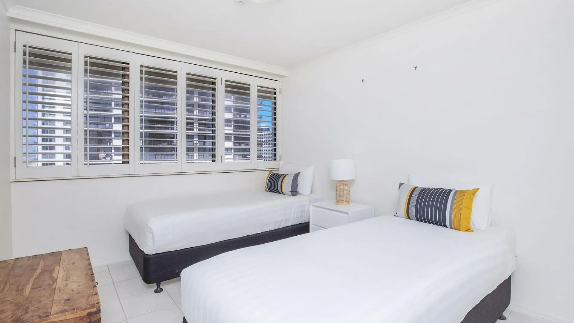 Apartahotel Dorchester On The Beach Gold Coast