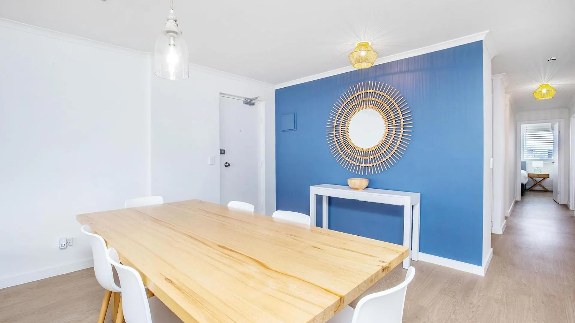**** Apartahotel Dorchester On The Beach Gold Coast Australia