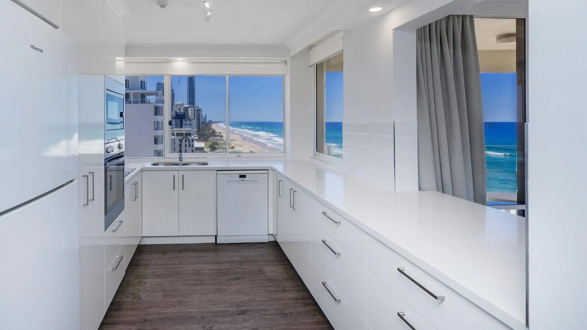 Apartahotel Dorchester On The Beach Gold Coast