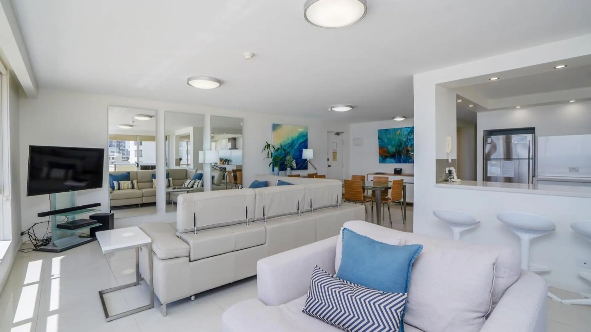 Apartahotel Dorchester On The Beach Gold Coast