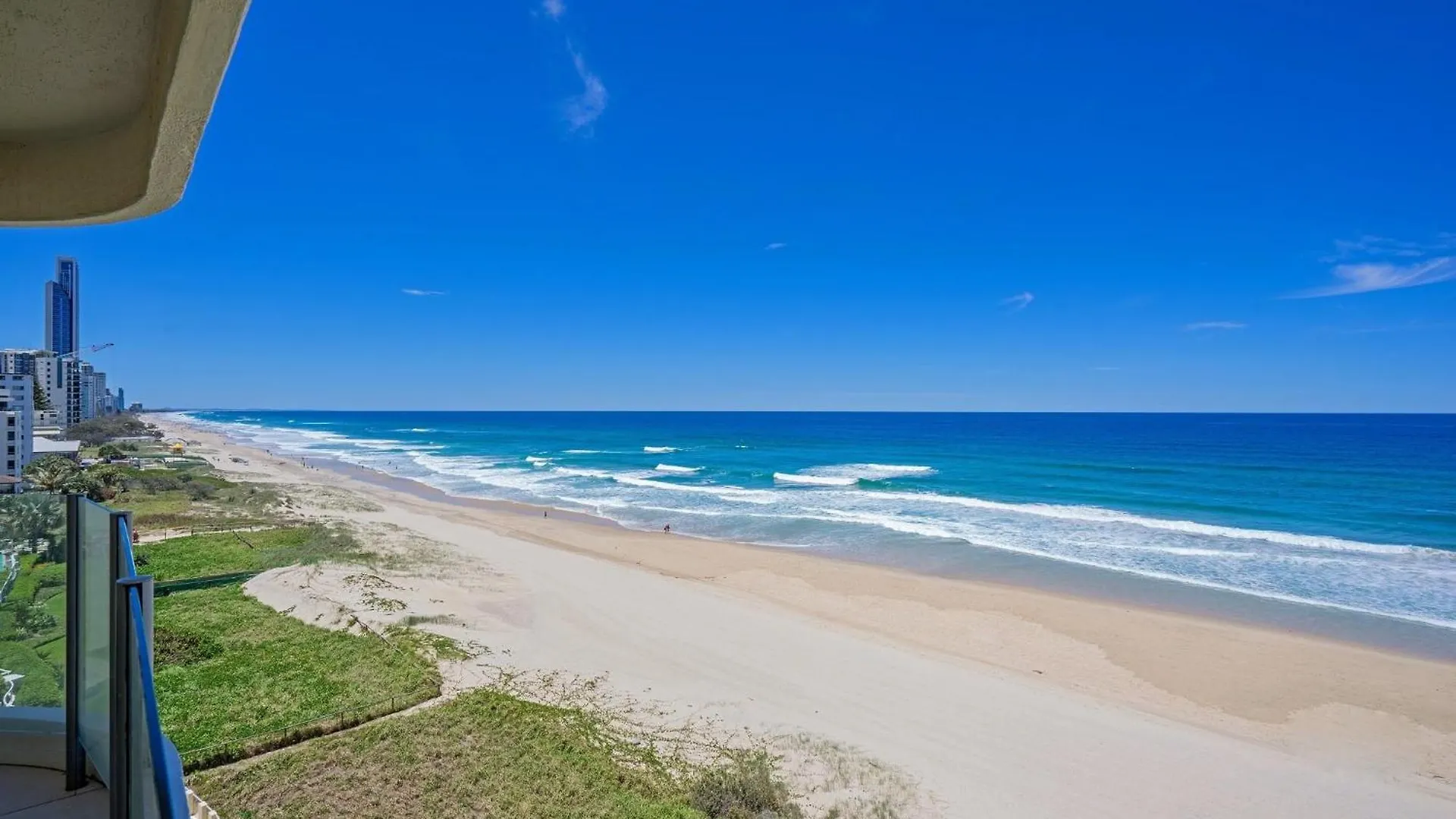 Dorchester On The Beach Gold Coast Apartahotel