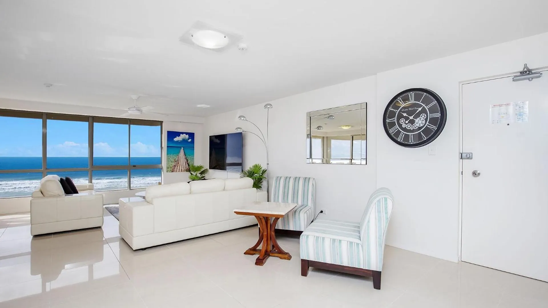 Dorchester On The Beach Gold Coast Apartahotel