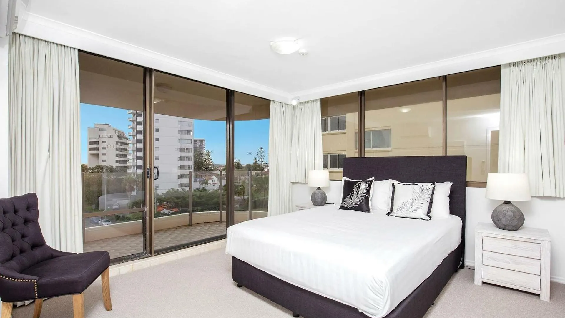 Dorchester On The Beach Gold Coast