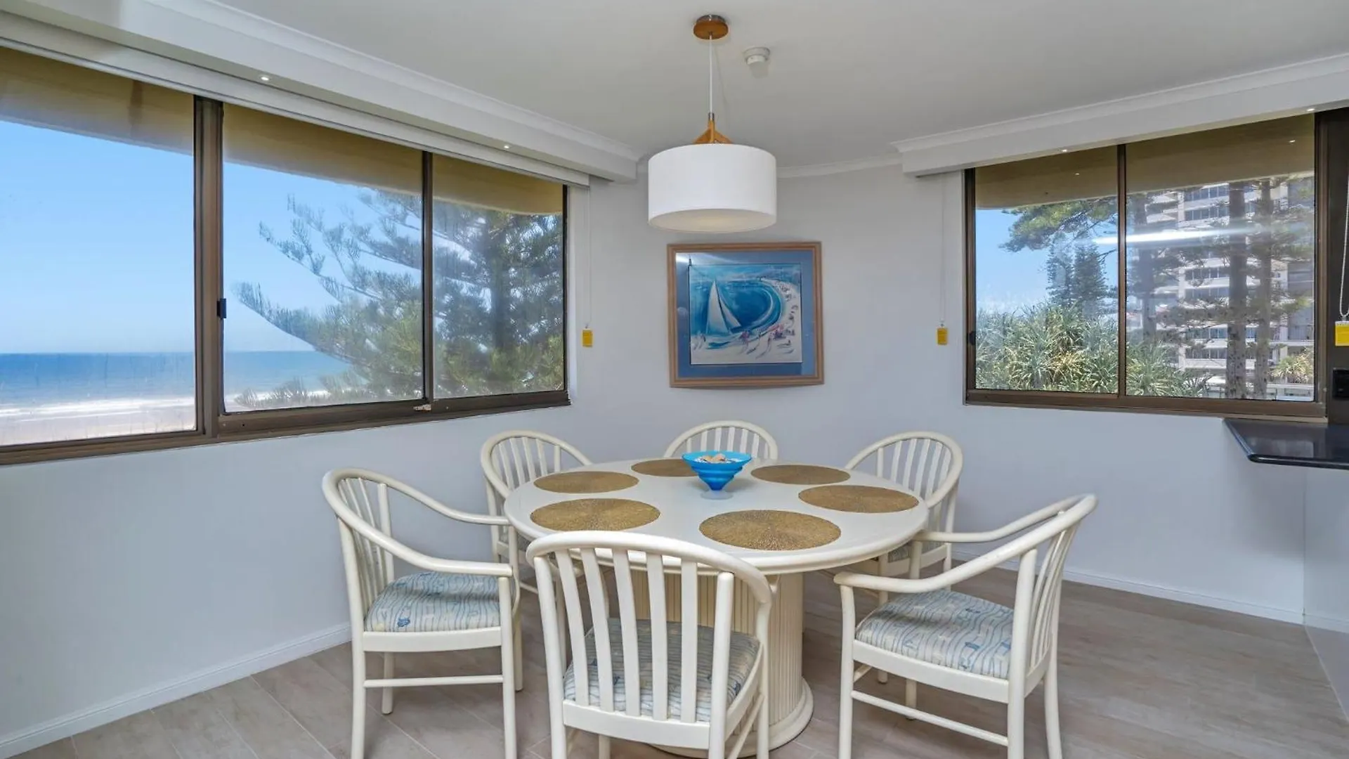 Apartahotel Dorchester On The Beach Gold Coast