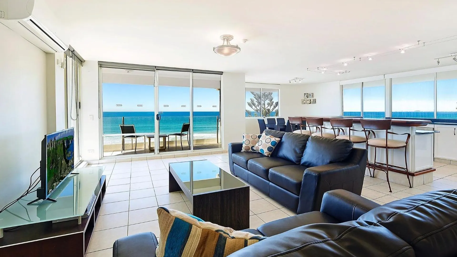 Dorchester On The Beach Gold Coast