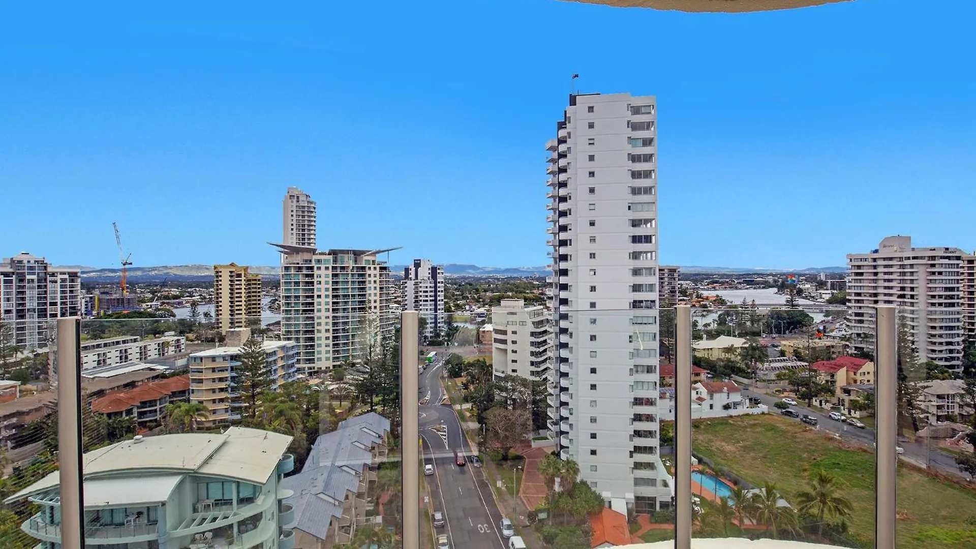 Dorchester On The Beach Gold Coast Aparthotel