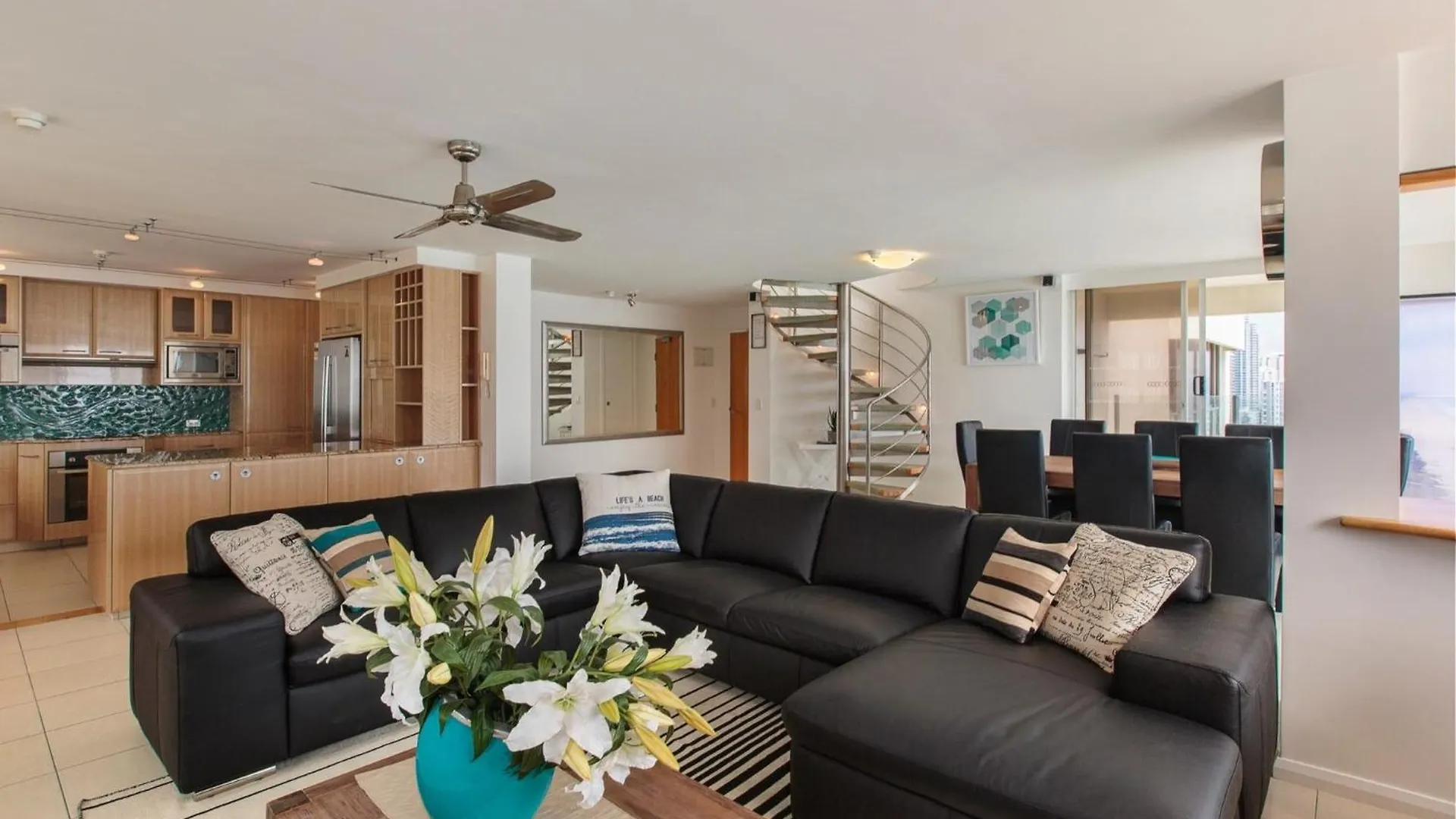 Dorchester On The Beach Gold Coast