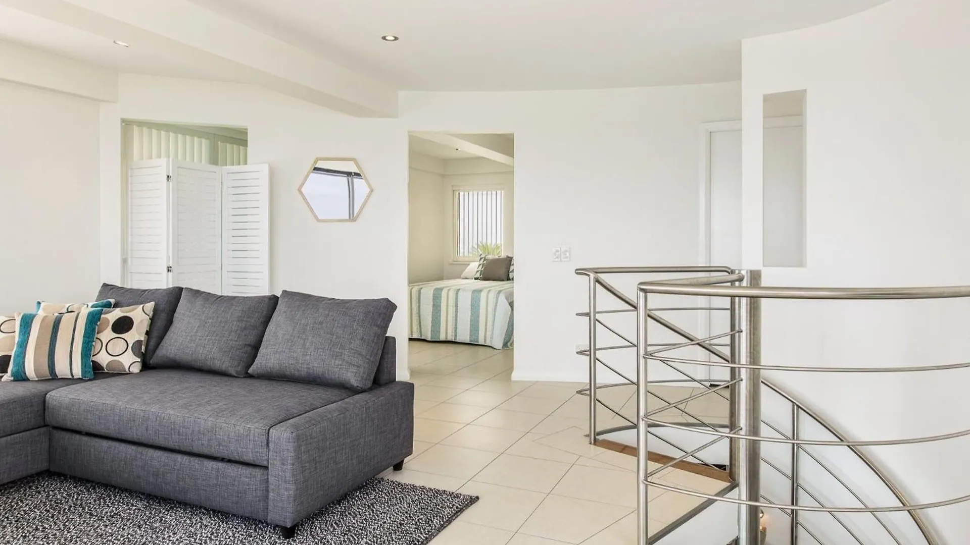 Aparthotel Dorchester On The Beach Gold Coast