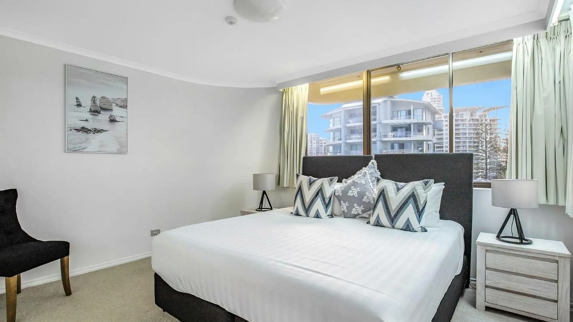 Dorchester On The Beach Gold Coast
